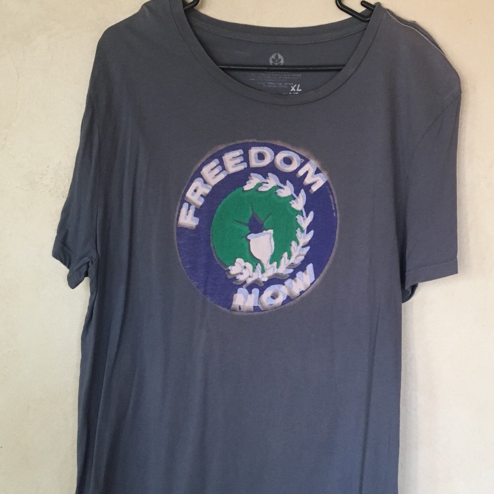 Graphic tee “freedom now”